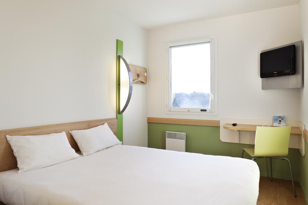 Ibis Budget Mantes-La-Jolie Pokoj fotografie